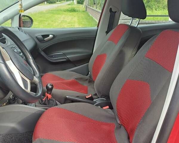 Красный Сеат Ибица, объемом двигателя 1.6 л и пробегом 105 тыс. км за 7300 $, фото 4 на Automoto.ua