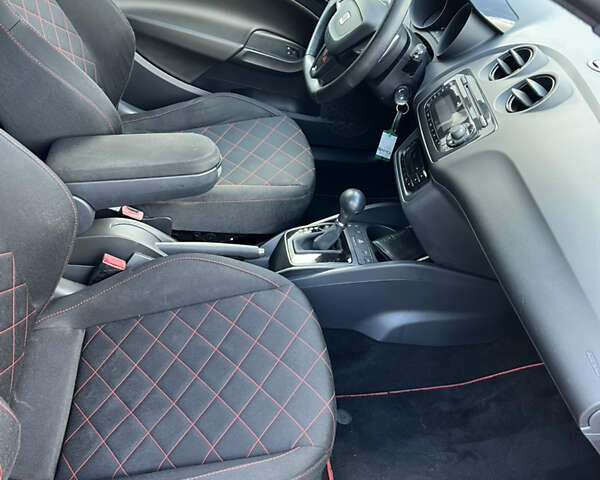 Червоний Сеат Ibiza, об'ємом двигуна 1.4 л та пробігом 234 тис. км за 7700 $, фото 40 на Automoto.ua