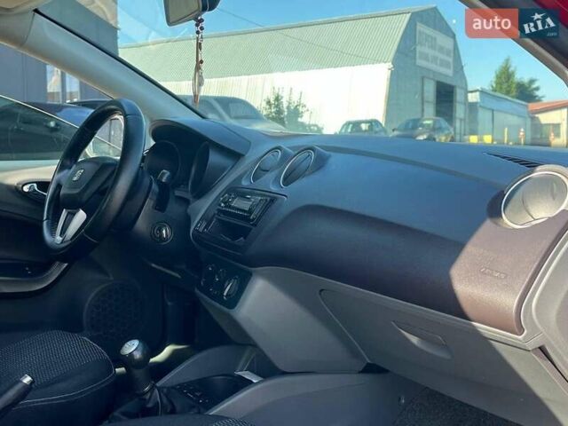 Червоний Сеат Ibiza, об'ємом двигуна 1.4 л та пробігом 218 тис. км за 5990 $, фото 18 на Automoto.ua