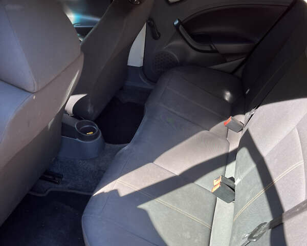 Червоний Сеат Ibiza, об'ємом двигуна 1.39 л та пробігом 222 тис. км за 4500 $, фото 15 на Automoto.ua