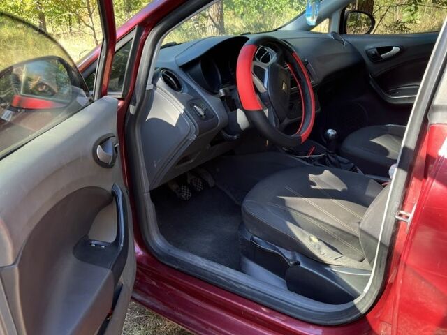 Червоний Сеат Ibiza, об'ємом двигуна 1.4 л та пробігом 221 тис. км за 4700 $, фото 13 на Automoto.ua