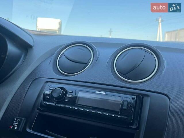 Червоний Сеат Ibiza, об'ємом двигуна 1.4 л та пробігом 218 тис. км за 5990 $, фото 30 на Automoto.ua