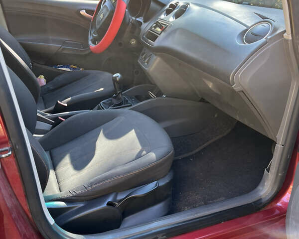 Червоний Сеат Ibiza, об'ємом двигуна 1.39 л та пробігом 222 тис. км за 4500 $, фото 17 на Automoto.ua