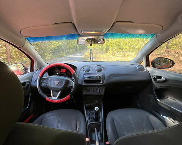 Червоний Сеат Ibiza, об'ємом двигуна 1.39 л та пробігом 222 тис. км за 4500 $, фото 20 на Automoto.ua