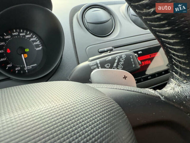 Червоний Сеат Ibiza, об'ємом двигуна 1.4 л та пробігом 206 тис. км за 6999 $, фото 40 на Automoto.ua