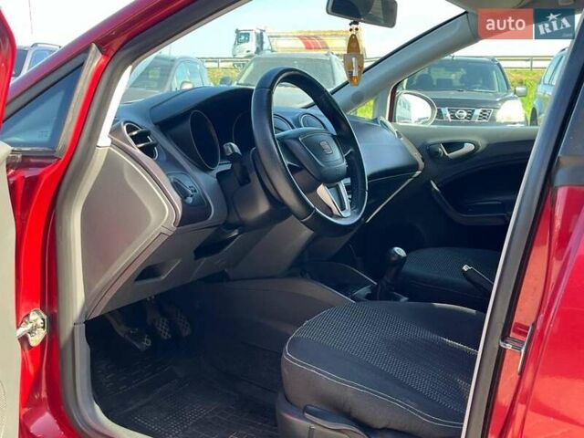 Червоний Сеат Ibiza, об'ємом двигуна 1.4 л та пробігом 218 тис. км за 5990 $, фото 35 на Automoto.ua