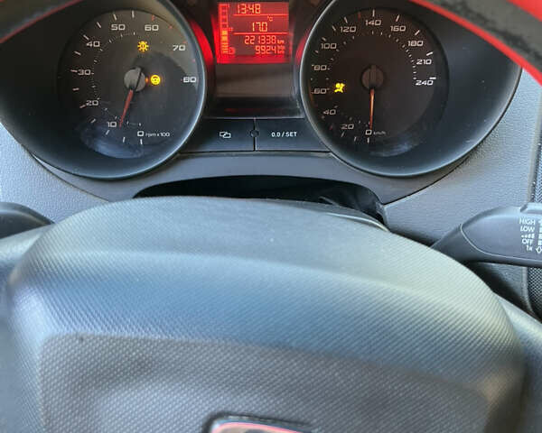 Червоний Сеат Ibiza, об'ємом двигуна 1.39 л та пробігом 222 тис. км за 4500 $, фото 21 на Automoto.ua