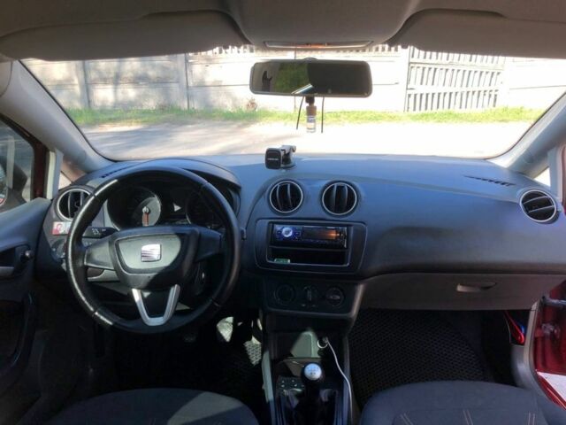 Красный Сеат Ибица, объемом двигателя 1.4 л и пробегом 152 тыс. км за 5500 $, фото 7 на Automoto.ua