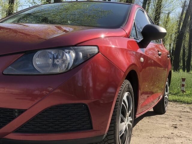Красный Сеат Ибица, объемом двигателя 1.4 л и пробегом 152 тыс. км за 5500 $, фото 1 на Automoto.ua