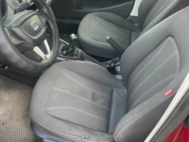 Червоний Сеат Ibiza, об'ємом двигуна 1.4 л та пробігом 284 тис. км за 3899 $, фото 5 на Automoto.ua