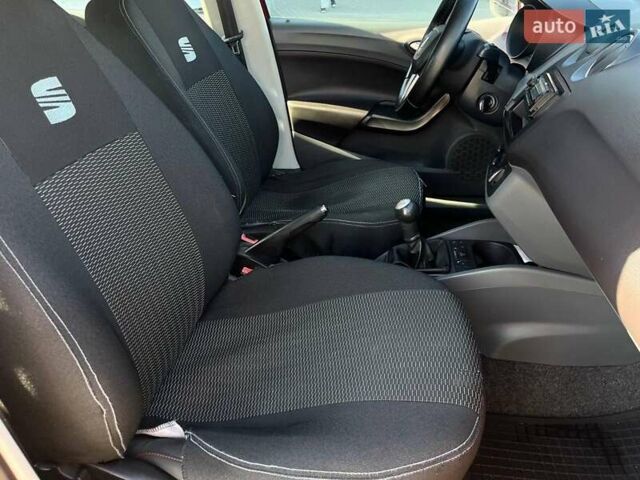 Червоний Сеат Ibiza, об'ємом двигуна 1.4 л та пробігом 218 тис. км за 5990 $, фото 16 на Automoto.ua