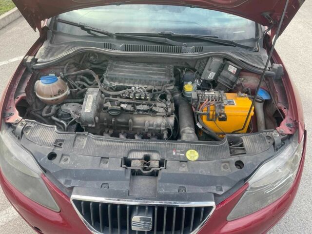 Червоний Сеат Ibiza, об'ємом двигуна 1.4 л та пробігом 284 тис. км за 3899 $, фото 4 на Automoto.ua