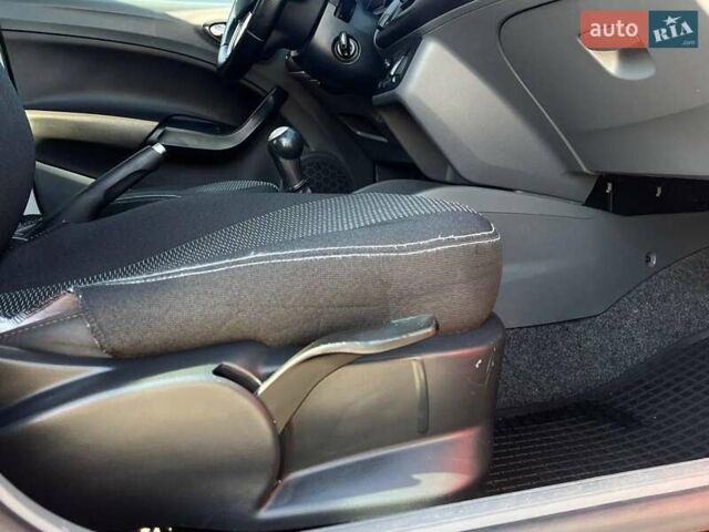 Червоний Сеат Ibiza, об'ємом двигуна 1.4 л та пробігом 218 тис. км за 5990 $, фото 17 на Automoto.ua
