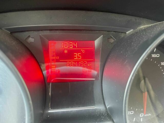 Червоний Сеат Ibiza, об'ємом двигуна 1.4 л та пробігом 284 тис. км за 3899 $, фото 11 на Automoto.ua