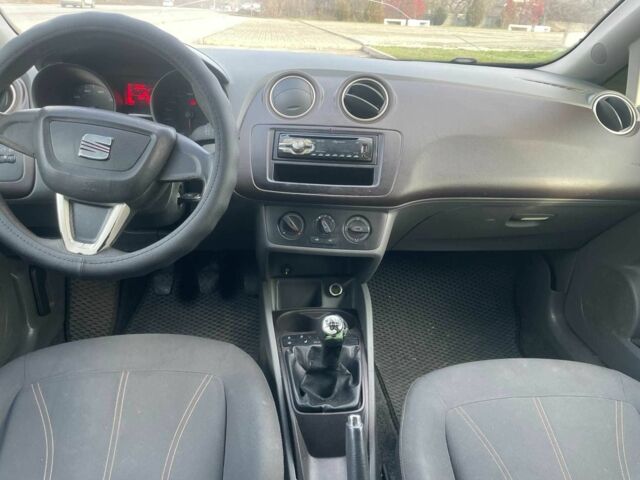 Червоний Сеат Ibiza, об'ємом двигуна 1.4 л та пробігом 284 тис. км за 3899 $, фото 6 на Automoto.ua