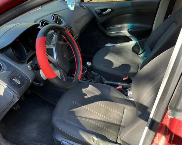 Червоний Сеат Ibiza, об'ємом двигуна 1.39 л та пробігом 222 тис. км за 4500 $, фото 16 на Automoto.ua