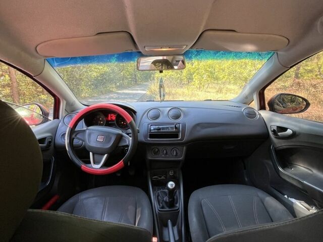 Червоний Сеат Ibiza, об'ємом двигуна 1.4 л та пробігом 221 тис. км за 4700 $, фото 18 на Automoto.ua