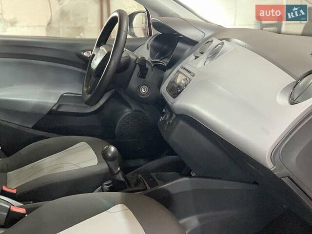 Красный Сеат Ибица, объемом двигателя 1.39 л и пробегом 262 тыс. км за 5500 $, фото 8 на Automoto.ua