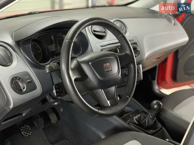 Красный Сеат Ибица, объемом двигателя 1.39 л и пробегом 262 тыс. км за 5500 $, фото 4 на Automoto.ua