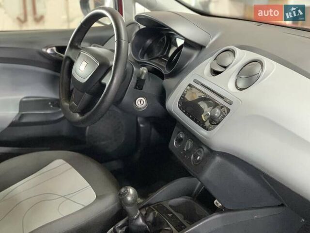 Красный Сеат Ибица, объемом двигателя 1.39 л и пробегом 262 тыс. км за 5500 $, фото 5 на Automoto.ua