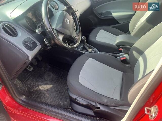 Красный Сеат Ибица, объемом двигателя 1.4 л и пробегом 212 тыс. км за 6500 $, фото 1 на Automoto.ua