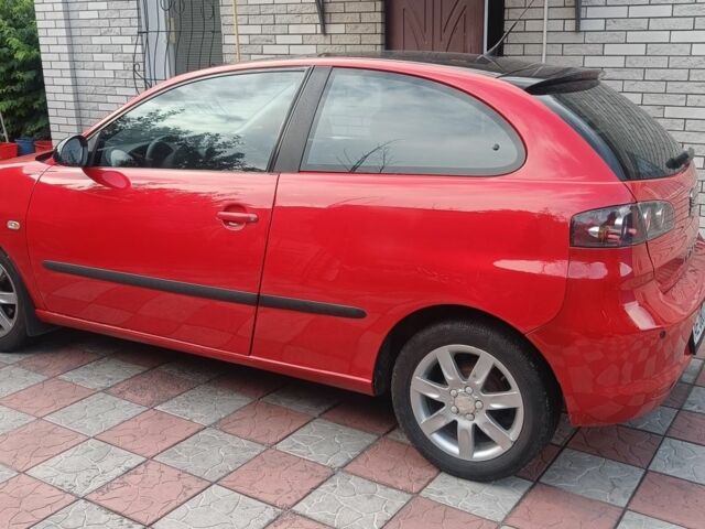 Червоний Сеат Ibiza, об'ємом двигуна 1.4 л та пробігом 240 тис. км за 4200 $, фото 2 на Automoto.ua