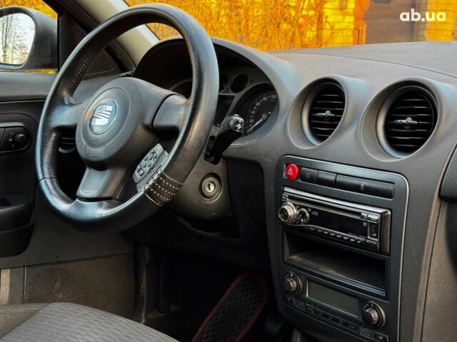 Красный Сеат Ибица, объемом двигателя 2 л и пробегом 126 тыс. км за 3990 $, фото 18 на Automoto.ua