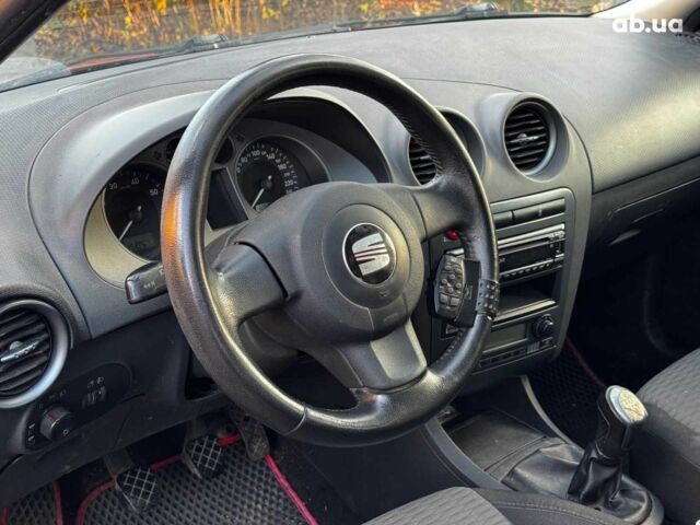 Красный Сеат Ибица, объемом двигателя 2 л и пробегом 126 тыс. км за 3990 $, фото 12 на Automoto.ua