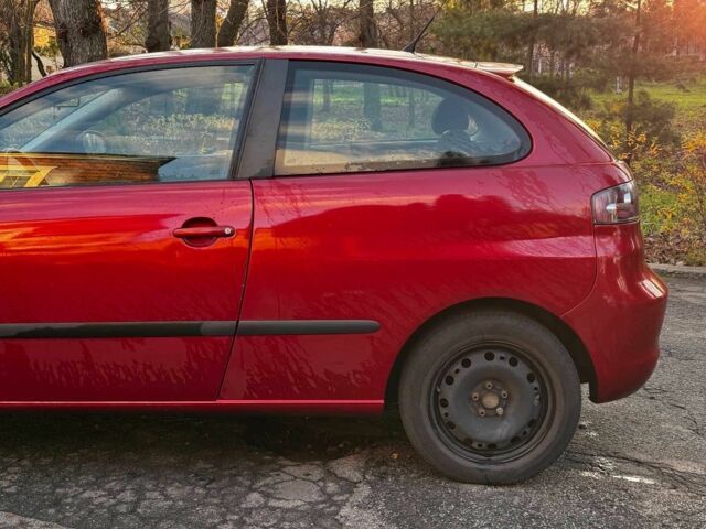 Красный Сеат Ибица, объемом двигателя 2 л и пробегом 126 тыс. км за 3990 $, фото 9 на Automoto.ua