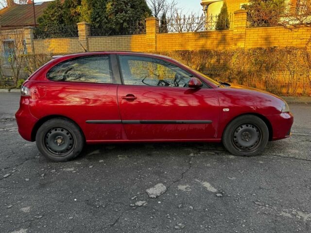 Красный Сеат Ибица, объемом двигателя 2 л и пробегом 126 тыс. км за 3990 $, фото 5 на Automoto.ua