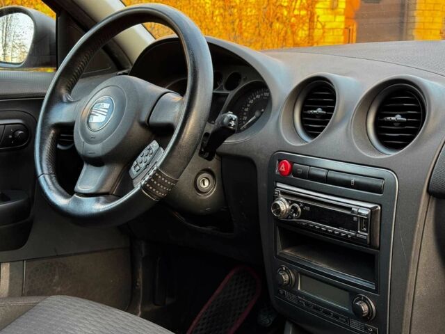 Красный Сеат Ибица, объемом двигателя 2 л и пробегом 126 тыс. км за 3990 $, фото 18 на Automoto.ua