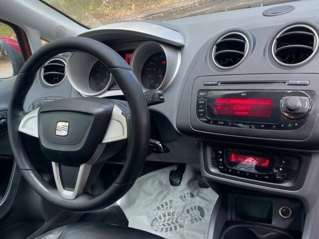 Красный Сеат Ибица, объемом двигателя 1.6 л и пробегом 280 тыс. км за 6500 $, фото 9 на Automoto.ua