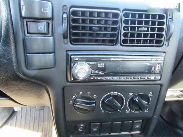 Сеат Ибица, объемом двигателя 1.3 л и пробегом 233 тыс. км за 2400 $, фото 23 на Automoto.ua