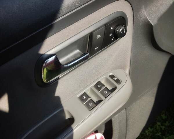 Сеат Ибица, объемом двигателя 1.39 л и пробегом 230 тыс. км за 3700 $, фото 11 на Automoto.ua