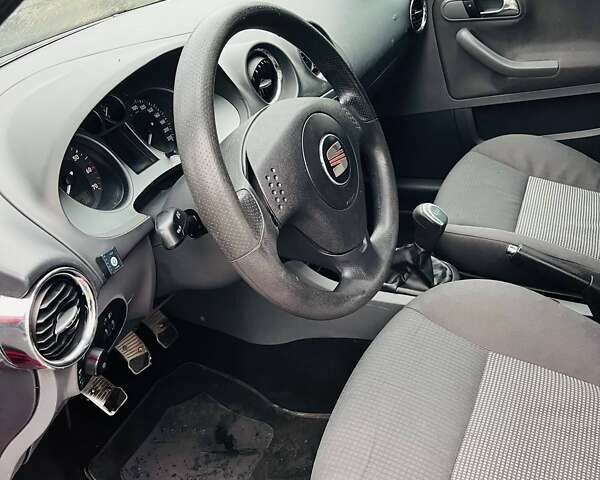 Сеат Ибица, объемом двигателя 1.39 л и пробегом 224 тыс. км за 3300 $, фото 8 на Automoto.ua