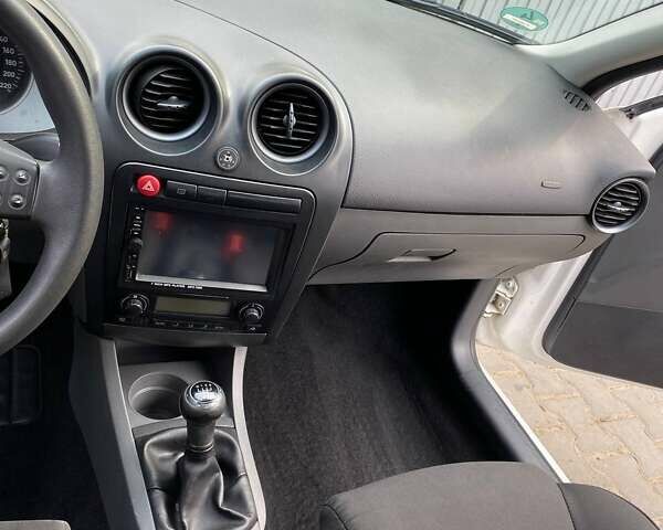 Сеат Ибица, объемом двигателя 1.39 л и пробегом 297 тыс. км за 4700 $, фото 15 на Automoto.ua