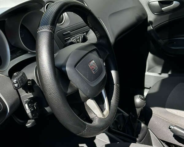 Сеат Ibiza, об'ємом двигуна 1.6 л та пробігом 168 тис. км за 6900 $, фото 5 на Automoto.ua