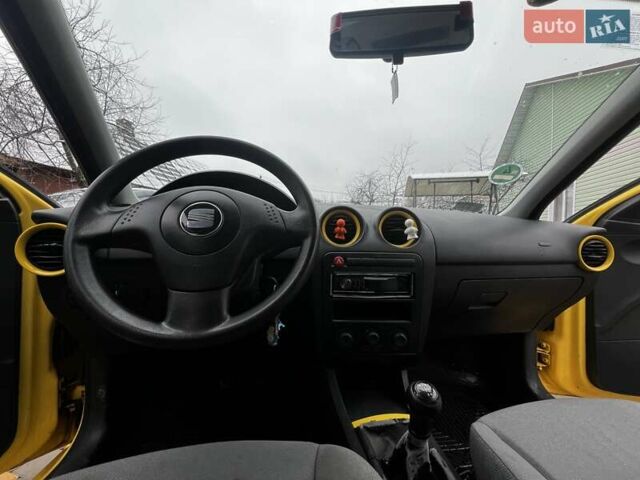 Желтый Сеат Ибица, объемом двигателя 1.2 л и пробегом 192 тыс. км за 1700 $, фото 12 на Automoto.ua