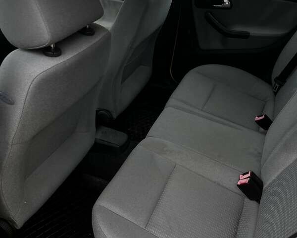 Желтый Сеат Ибица, объемом двигателя 1.2 л и пробегом 192 тыс. км за 1700 $, фото 8 на Automoto.ua