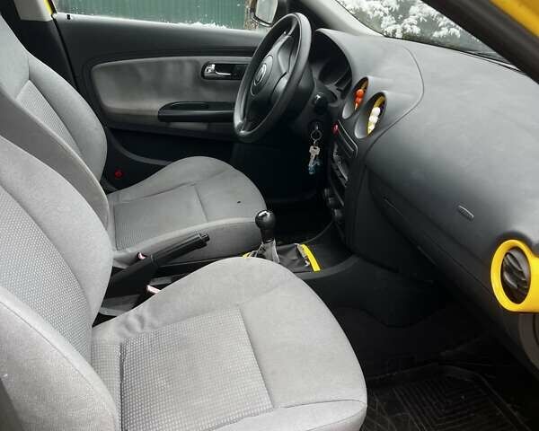 Желтый Сеат Ибица, объемом двигателя 1.2 л и пробегом 192 тыс. км за 1700 $, фото 10 на Automoto.ua