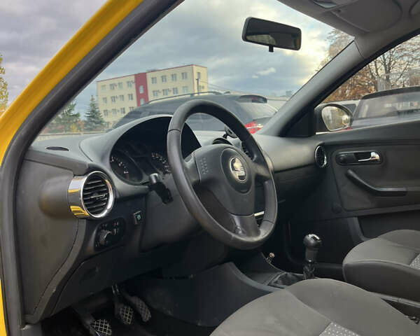 Сеат Ибица 2004 в Вышгороде на Automoto.ua Желтый Сеат Ибица, объемом двигателя 1.39 л и пробегом 289 тыс. км за 2200 $, фото 12 на Automoto.ua