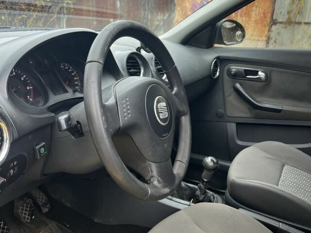 Сеат Ibiza 2004 у Вышгороде на Automoto.ua Жовтий Сеат Ibiza, об'ємом двигуна 1.4 л та пробігом 256 тис. км за 2100 $, фото 7 на Automoto.ua