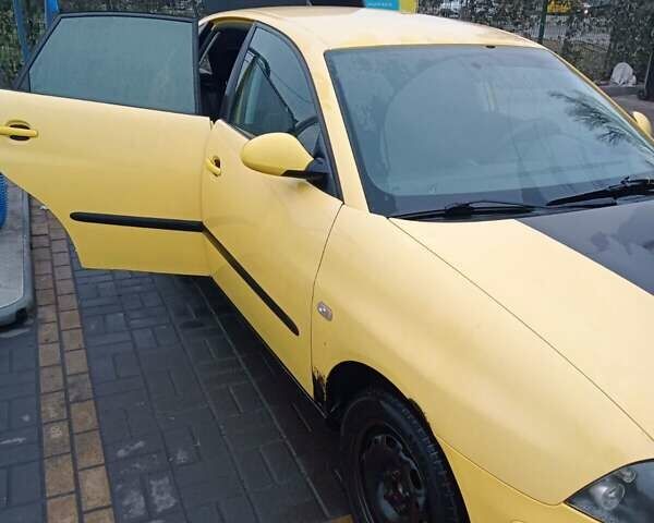 Жовтий Сеат Ibiza, об'ємом двигуна 1.4 л та пробігом 160 тис. км за 3100 $, фото 4 на Automoto.ua