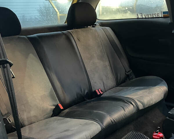 Желтый Сеат Ибица, объемом двигателя 1.98 л и пробегом 209 тыс. км за 3500 $, фото 6 на Automoto.ua