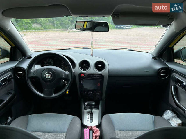 Желтый Сеат Ибица, объемом двигателя 1.39 л и пробегом 240 тыс. км за 3950 $, фото 10 на Automoto.ua