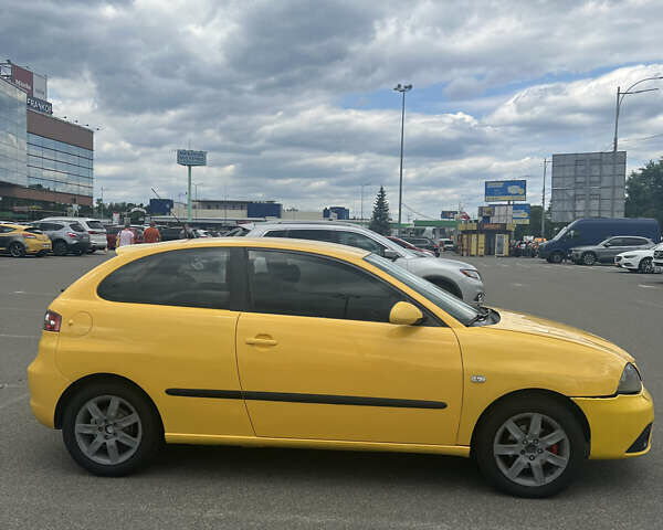 Желтый Сеат Ибица, объемом двигателя 1.39 л и пробегом 198 тыс. км за 3600 $, фото 3 на Automoto.ua