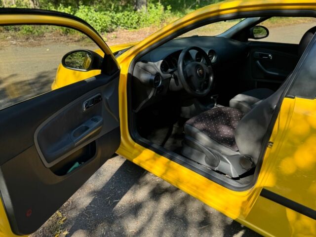 Сеат Ибица 2006 в Киеве на Automoto.ua Желтый Сеат Ибица, объемом двигателя 1.4 л и пробегом 204 тыс. км за 3700 $, фото 9 на Automoto.ua