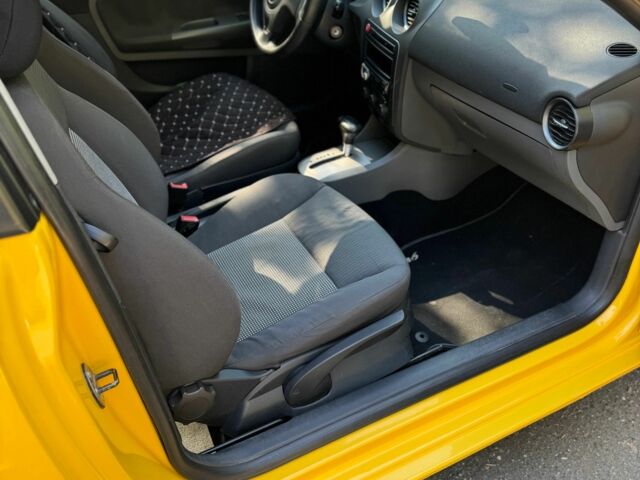 Сеат Ибица 2006 в Киеве на Automoto.ua Желтый Сеат Ибица, объемом двигателя 1.4 л и пробегом 204 тыс. км за 3700 $, фото 6 на Automoto.ua