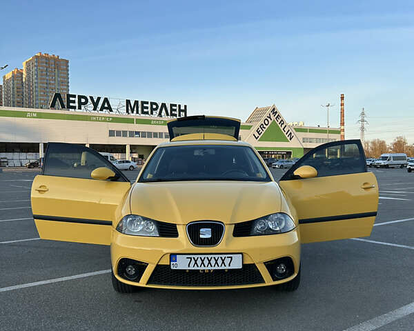 Желтый Сеат Ибица, объемом двигателя 1.4 л и пробегом 149 тыс. км за 4100 $, фото 3 на Automoto.ua
