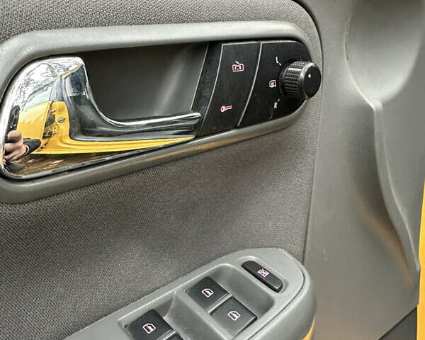 Желтый Сеат Ибица, объемом двигателя 1.4 л и пробегом 343 тыс. км за 3500 $, фото 13 на Automoto.ua